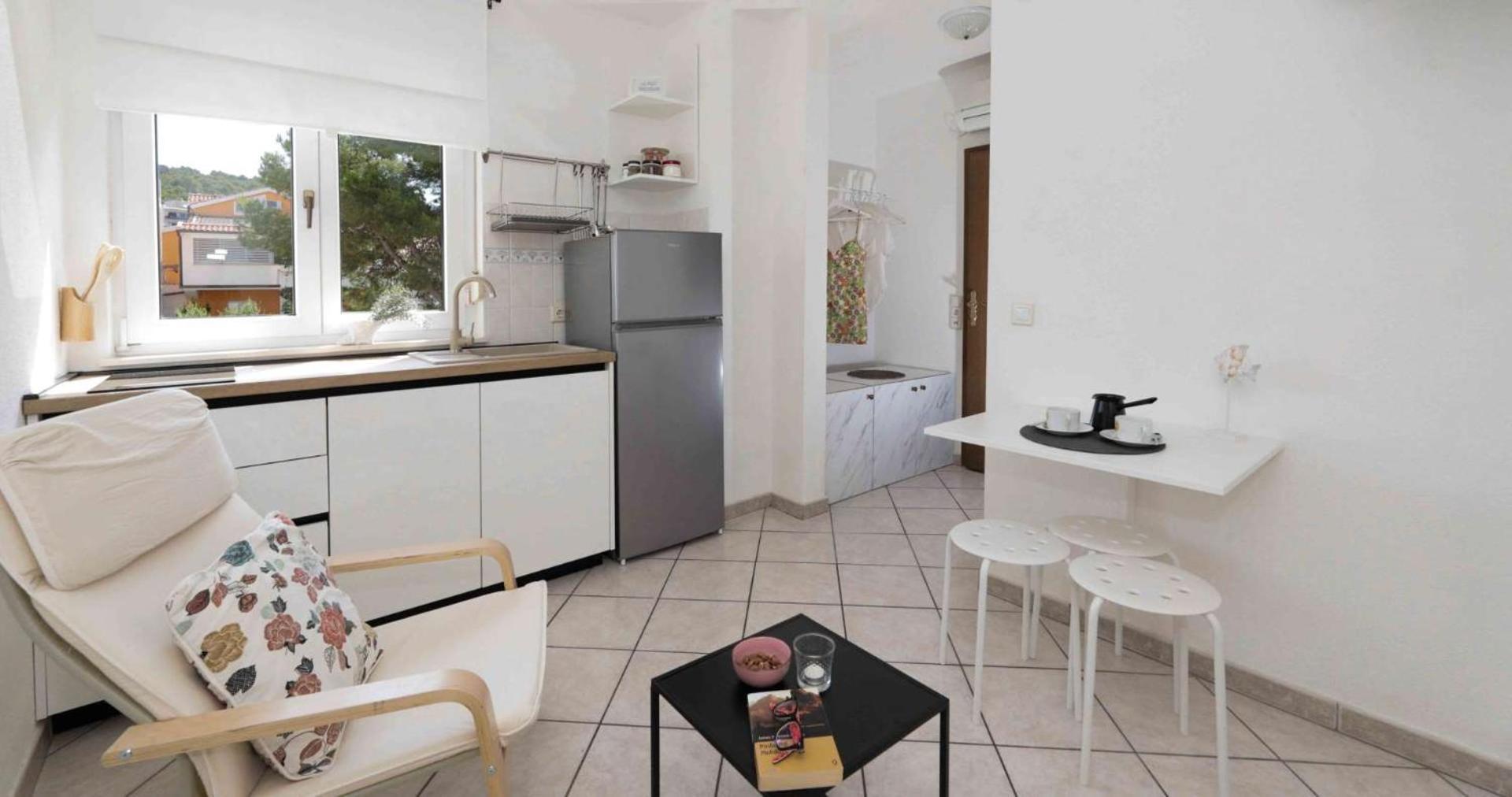 Apartments Lovric Трогир Экстерьер фото