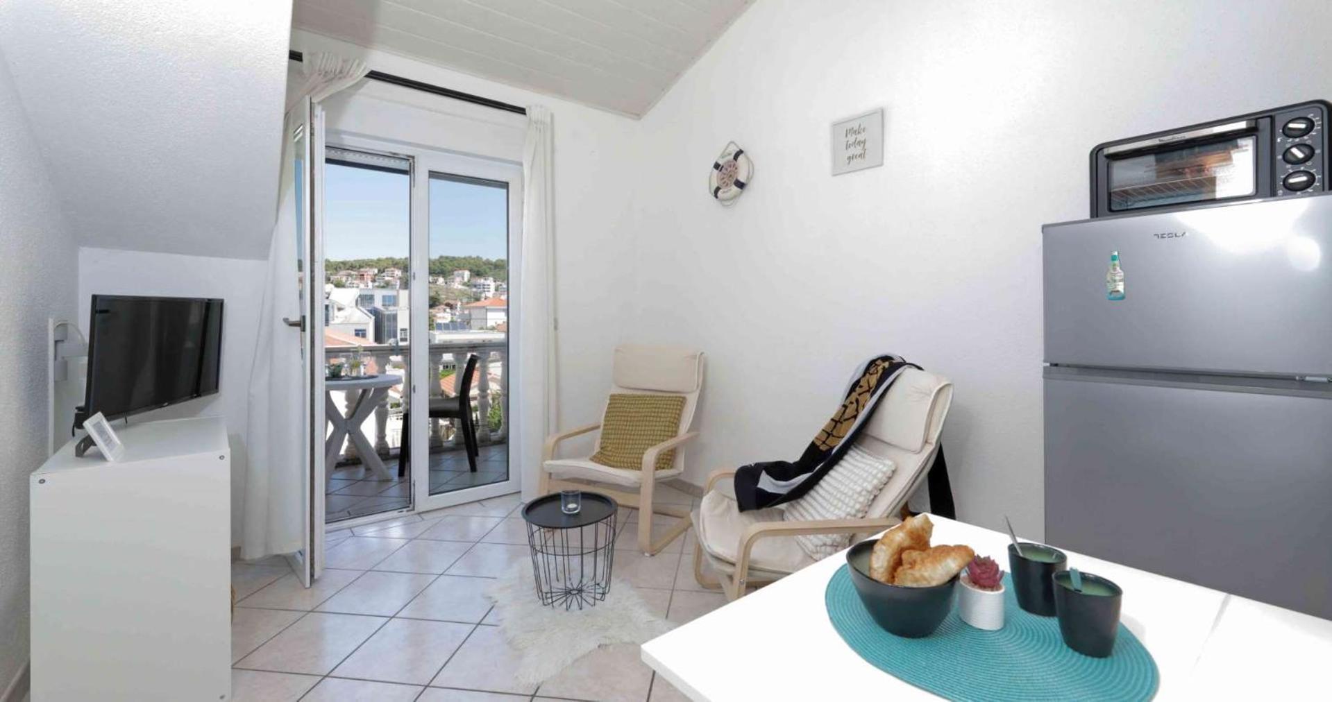 Apartments Lovric Трогир Экстерьер фото
