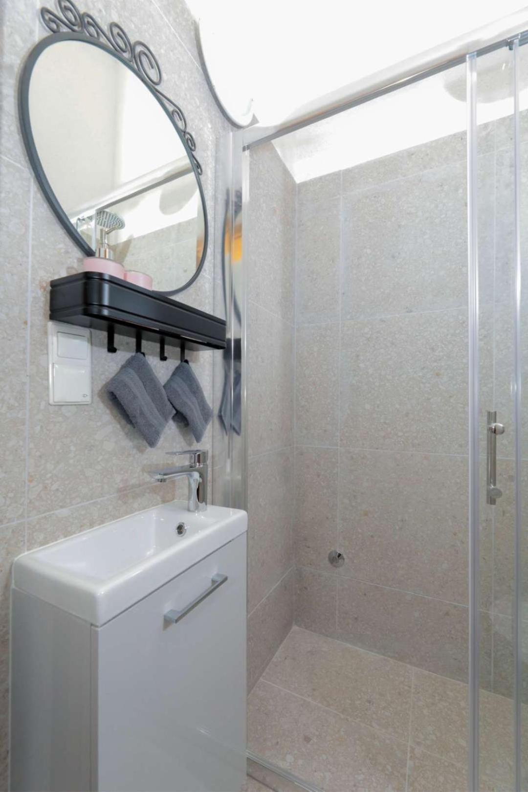 Apartments Lovric Трогир Экстерьер фото