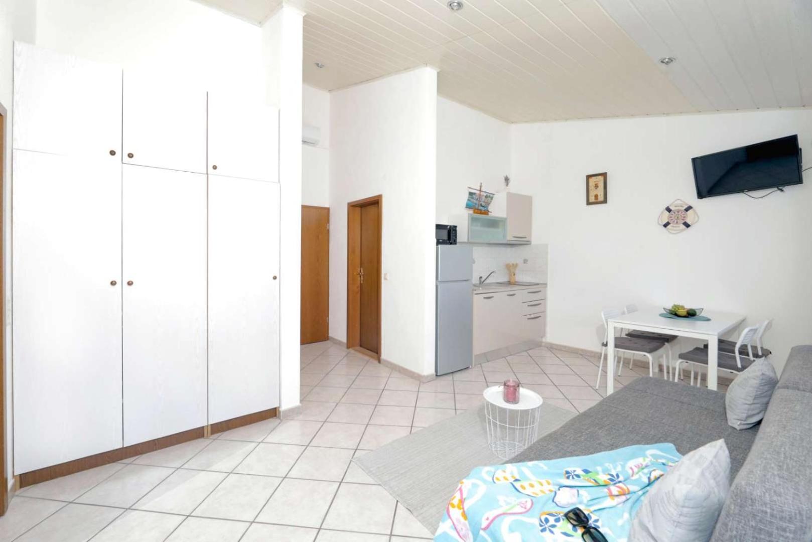 Apartments Lovric Трогир Экстерьер фото
